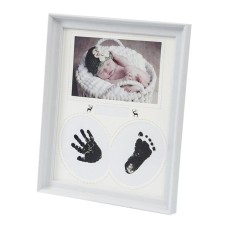 מסגרת דקורטיבית לתמונת תינוק בצבע לבן 22.5*27.5 ס