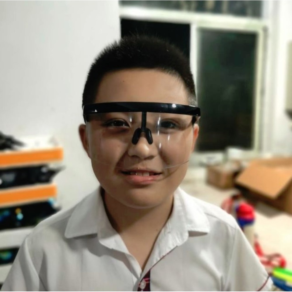 משקפי שמש עם מסגרת גדולה מעניקים הגנה מלאה UV לילדים - לבן אפור